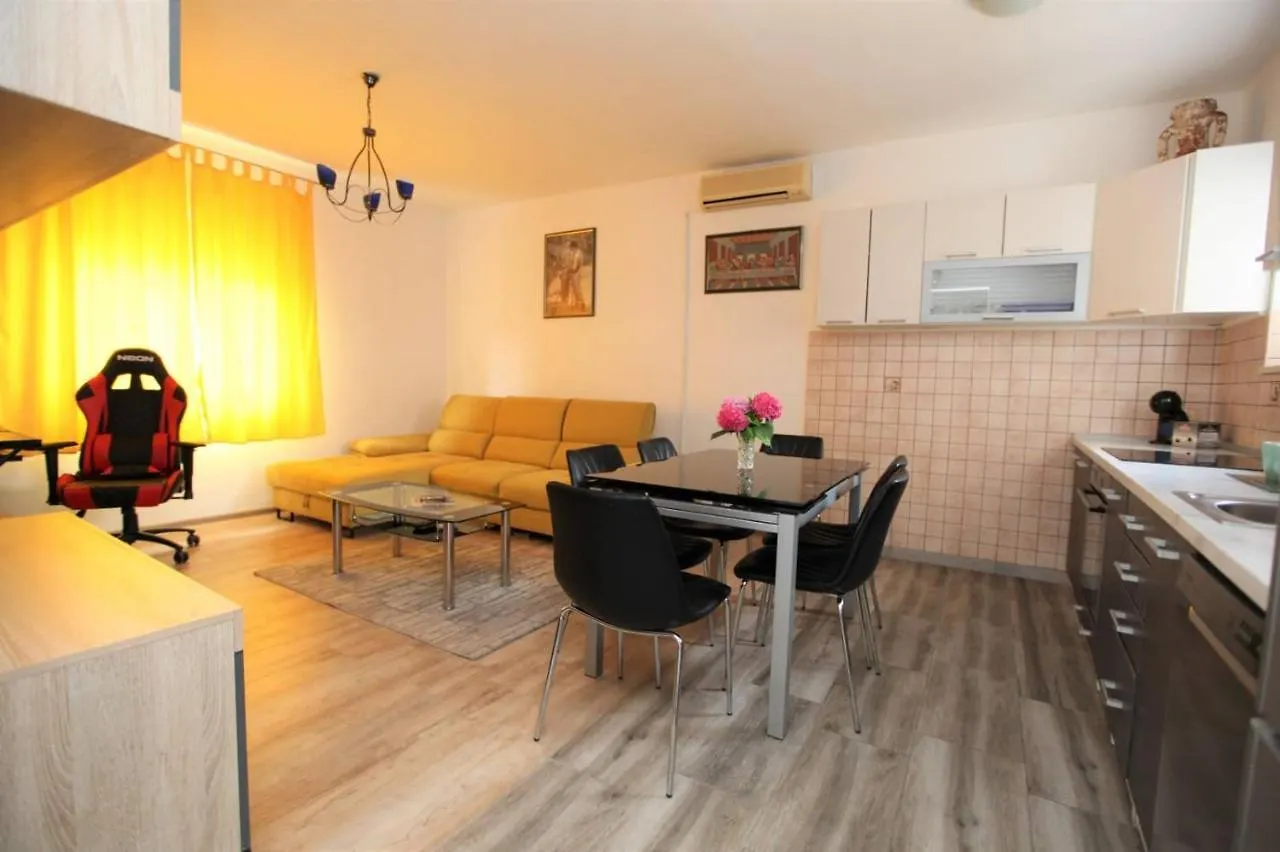 Apartment Apartman Mantenjin Trogir