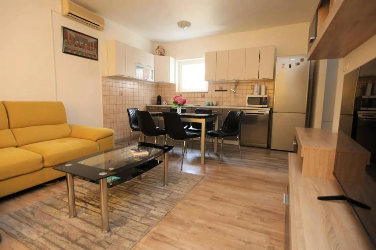 Apartment Apartman Mantenjin Trogir Croatia